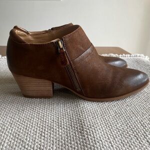 NWOT Franco Sarto Brown Burnished Leather Booties Zip Stacked Heel Sz 10M